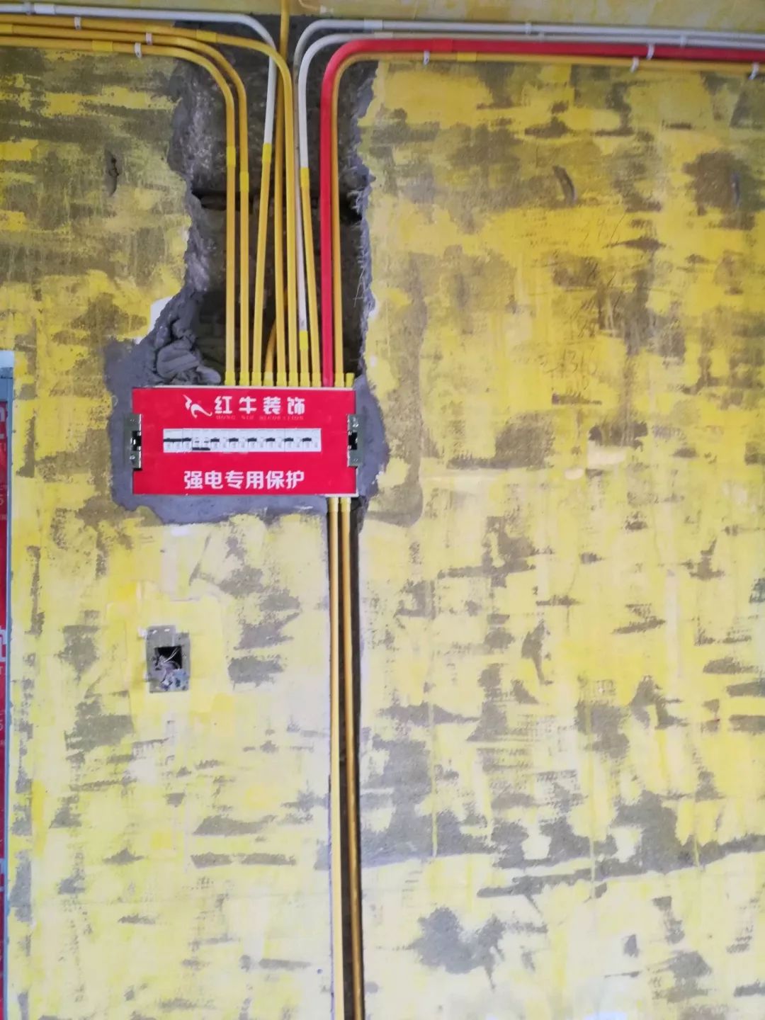 南京明月港灣105平米北歐風(fēng)格裝修  擁有獨(dú)立衣帽間與書(shū)房36強(qiáng)電專(zhuān)用保護(hù)