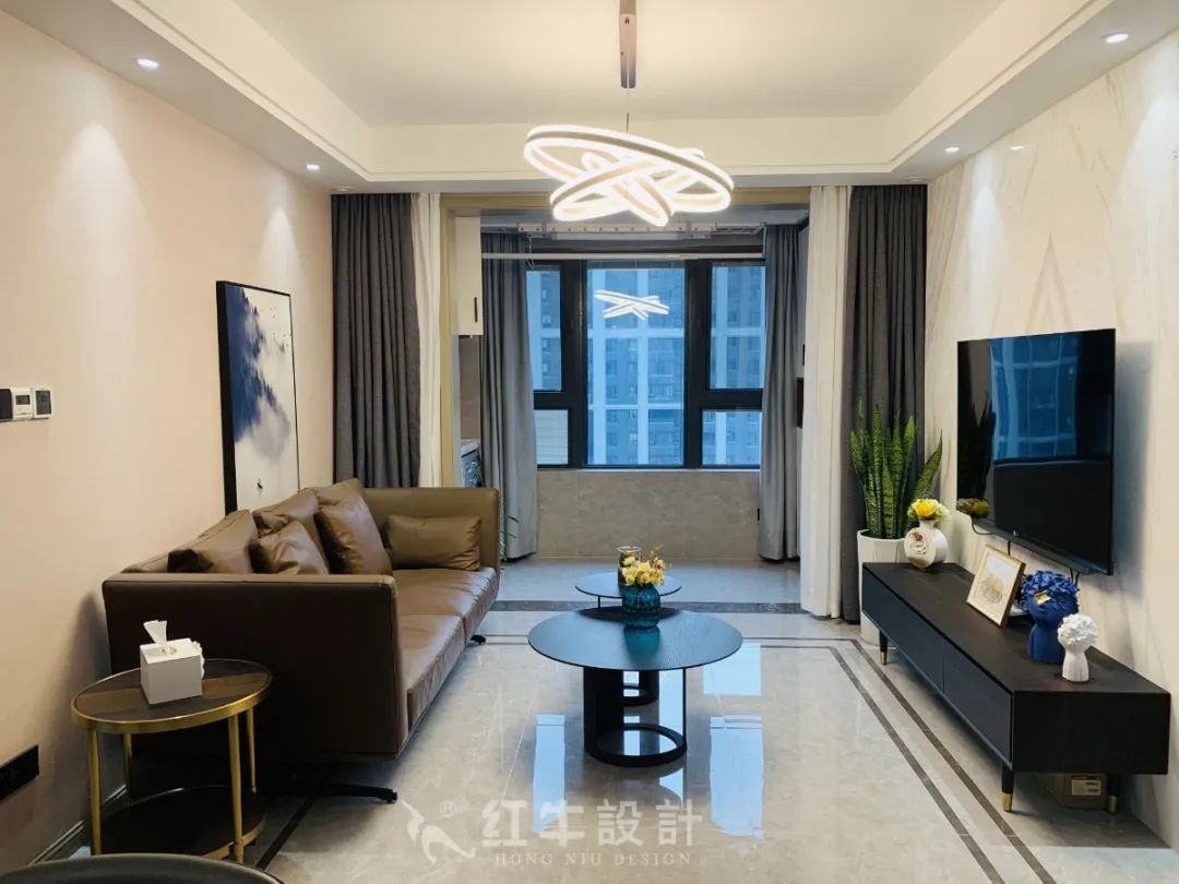 最美畢業(yè)照 ④--保利國際社區(qū)96㎡現(xiàn)代風(fēng)格“成品家”！01客廳