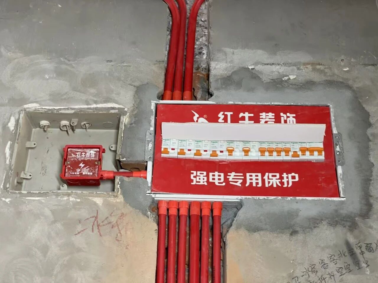 金九銀十裝修季｜南京紅牛裝飾工程總監(jiān)：工地巡檢無小事，嚴苛落實工藝標準！02