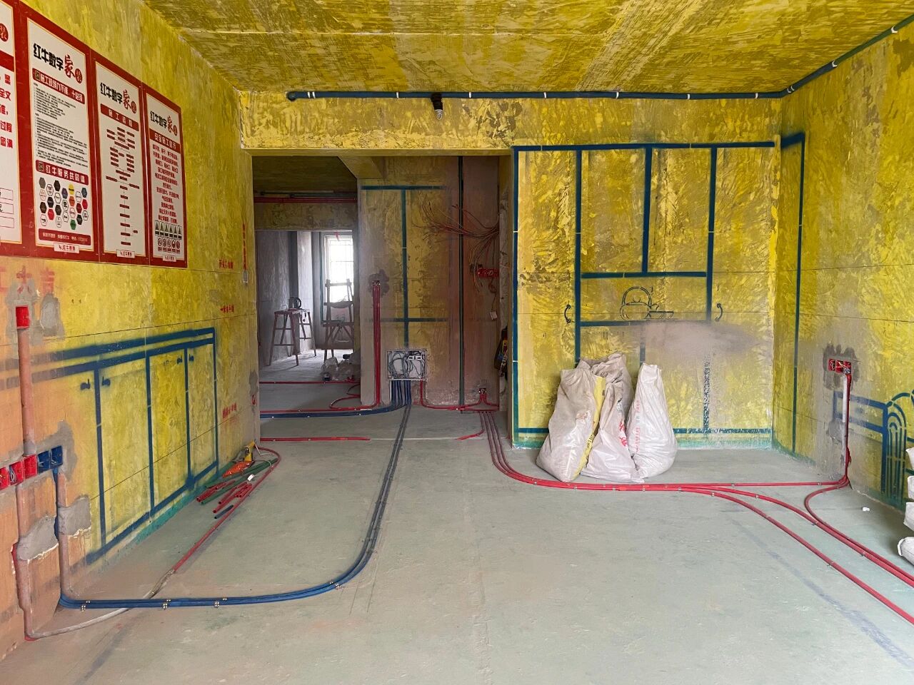 九月秋意漸濃，工地巡檢步履不停，只為兌現(xiàn)品質(zhì)承諾！02