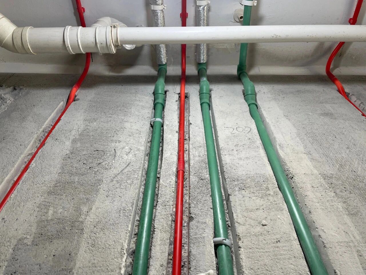 南京比較靠譜的裝修公司？南京紅牛裝飾裝修寶典：新房裝修好多久可以入住？關(guān)鍵在于……